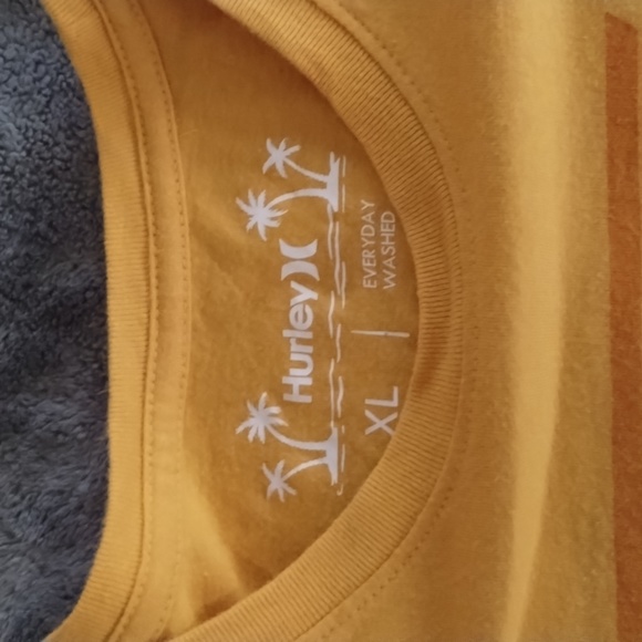 Hurley tee shirt - Picture 2 of 3
